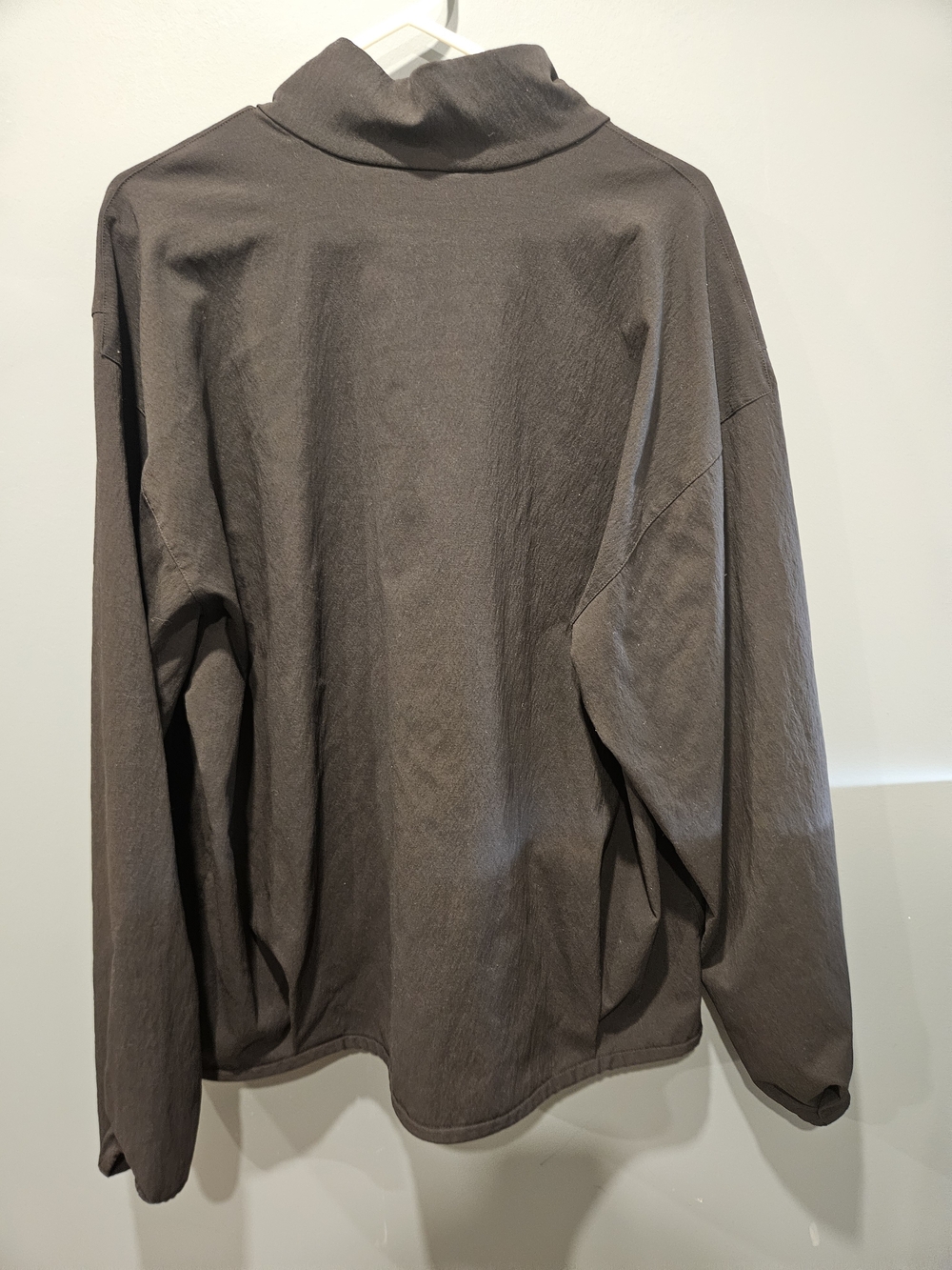lululemon athletica Men's Lightweight Half-Zip Pullover Jacket - Black - Picture 3 of 5